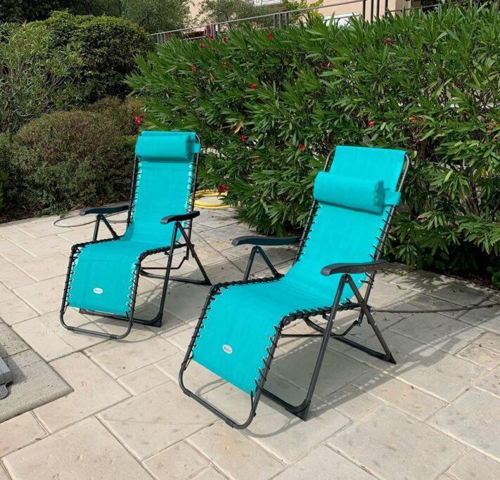 Studio En Rez-De-Jardin Arbore Avec Acces Piscine Et Clim Villeneuve-lès-Avignon Extérieur photo